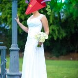 שמלת כלה לבנה עם מחוך, מעולה כשמלה לחופה, כולל הינומה