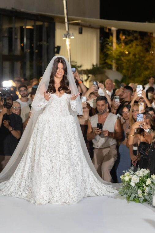 שמלת כלה השימלה מעוצבת ע״י רובי חושאנגי, מידה 40